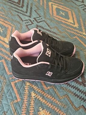 DC Women’s Black and Pink Low-Top Skate Sneakers